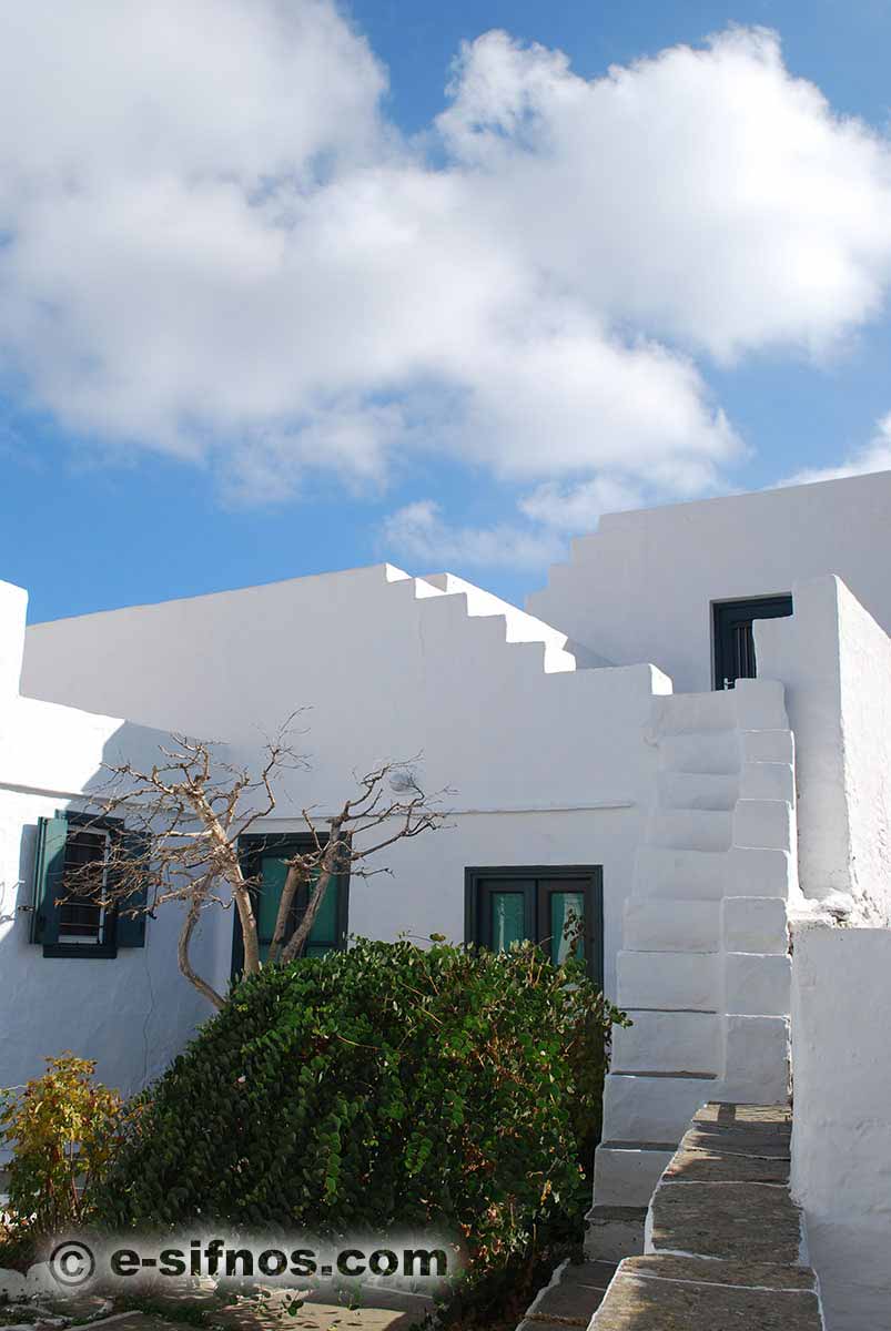 Cour d'une maison à Apollonia