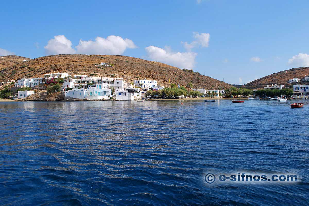 Le village de Faros, de la mer