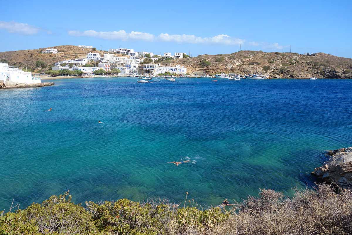 Le village de Faros comme on le voit à partir du chemin de Chrissopigi