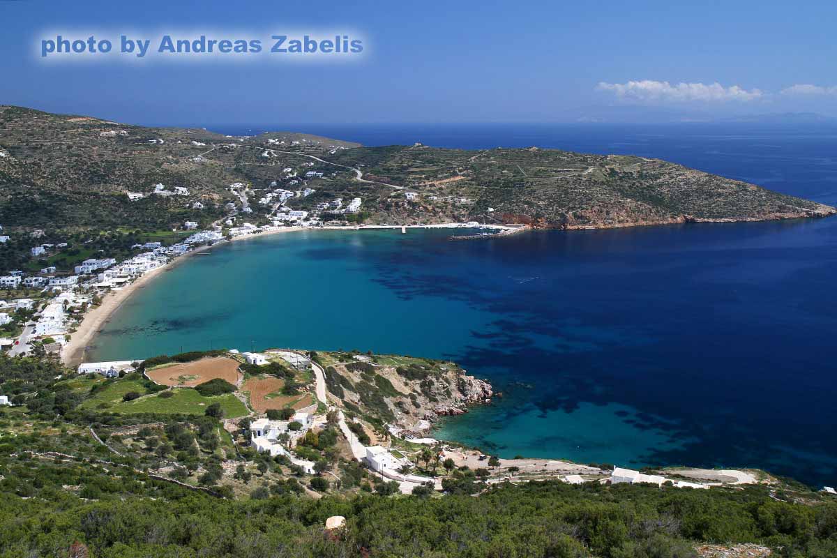 Le golfe de Platis Gialos