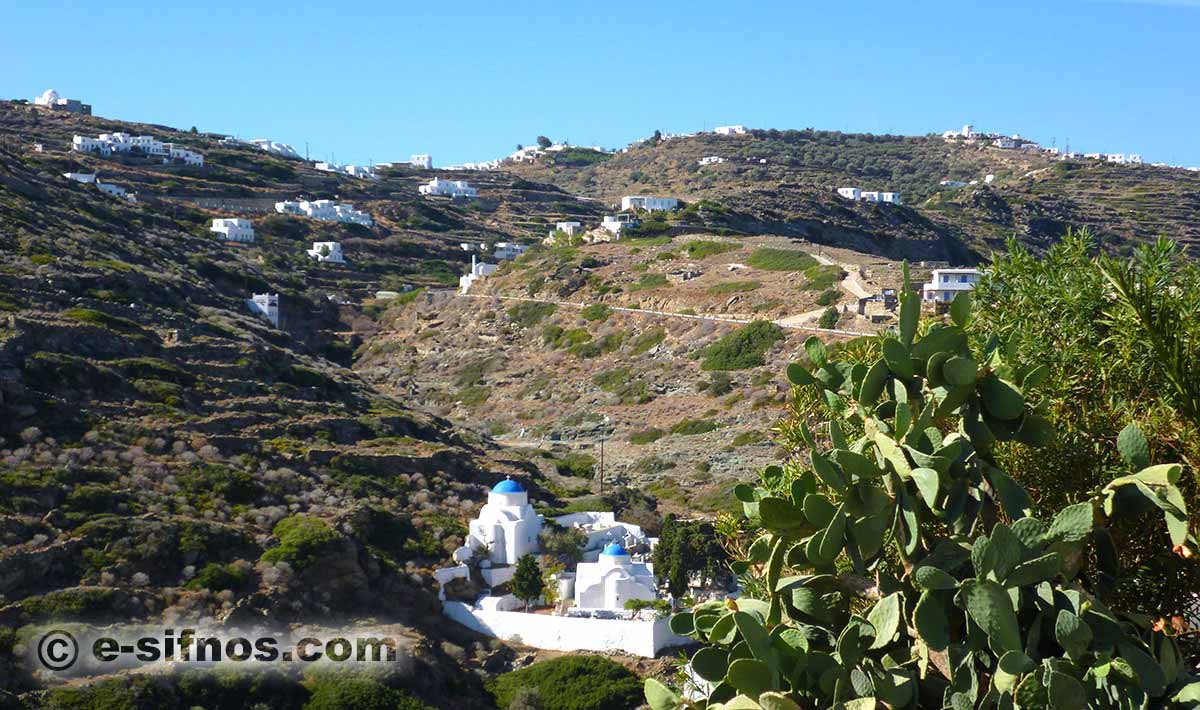 Les chapelles du cimetière de Kastro à Sifnos