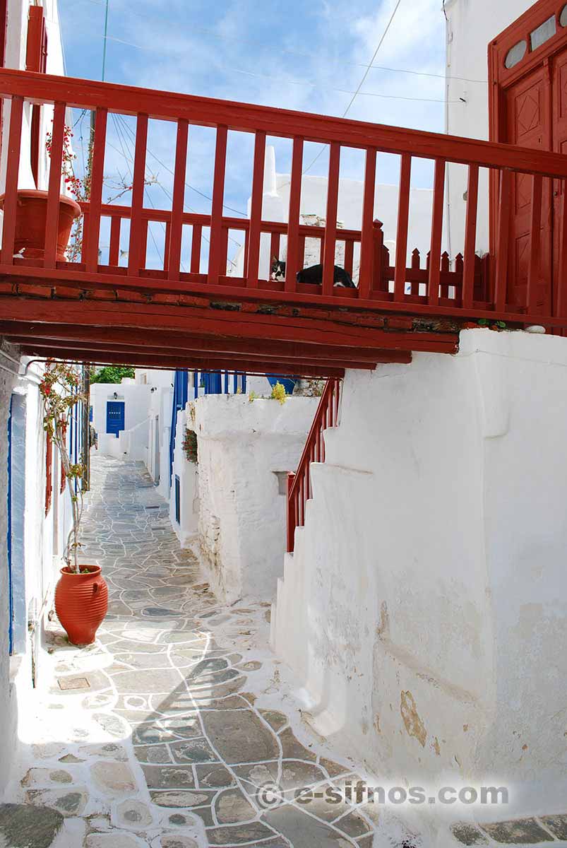 Ruelle dans le village de Kastro
