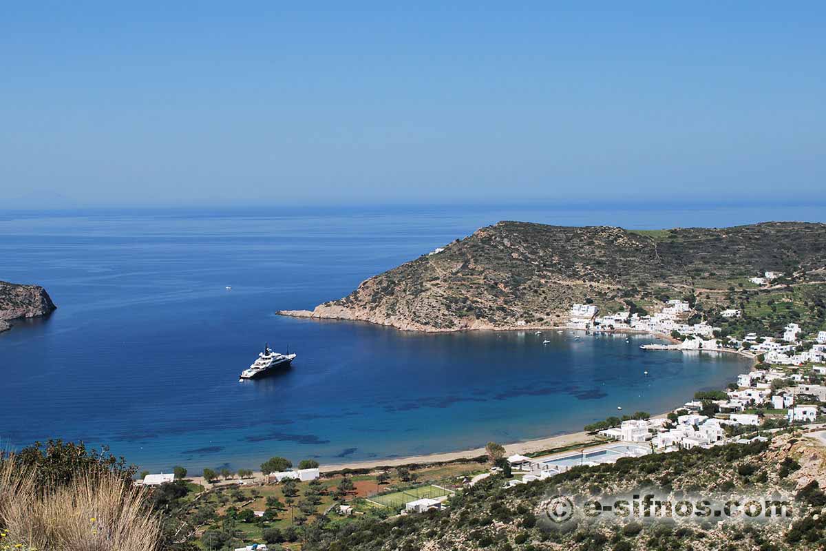 Photo panoramique du golfe de Vathi