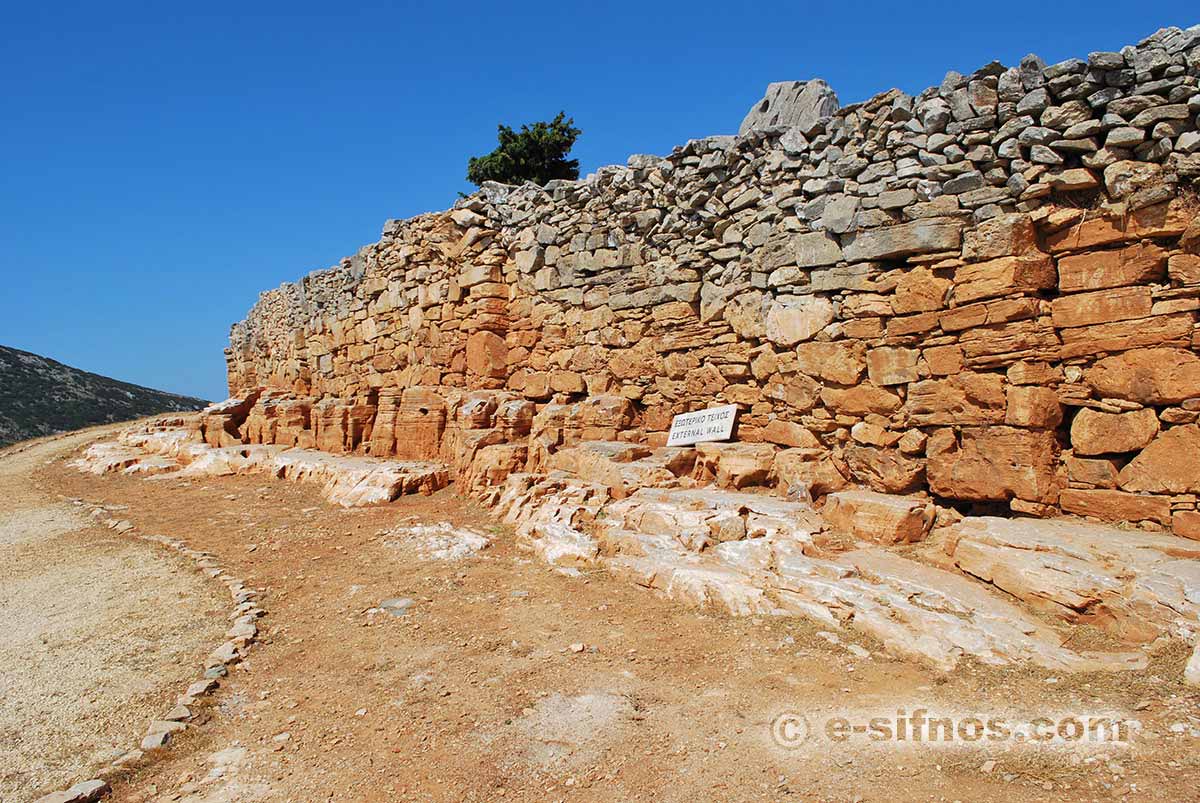 Acropole ancienne de Saint Andreas à Sifnos